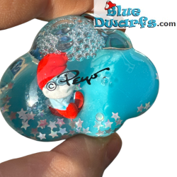 Grote Smurf in 3D Wolkvorm Vloeibare Sleutelhanger met Bandje & Resin Figuur – De Smurfen Sleutelhanger – 5,5 cm